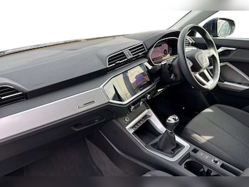 Used Audi Q3 2023 for sale - 78104901: Photo