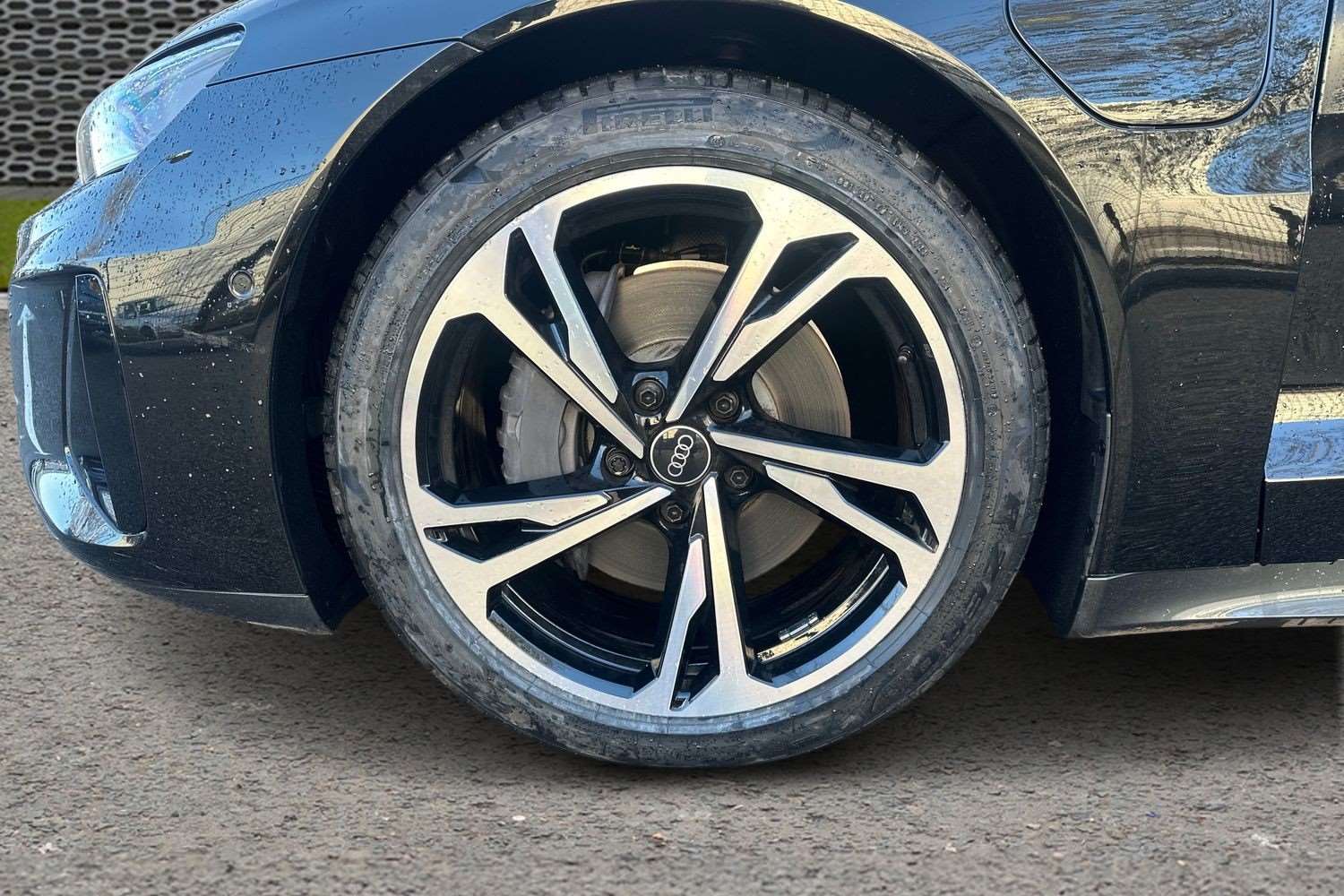 Used Audi e-tron GT 2023 for sale - 76902301: Photo 10