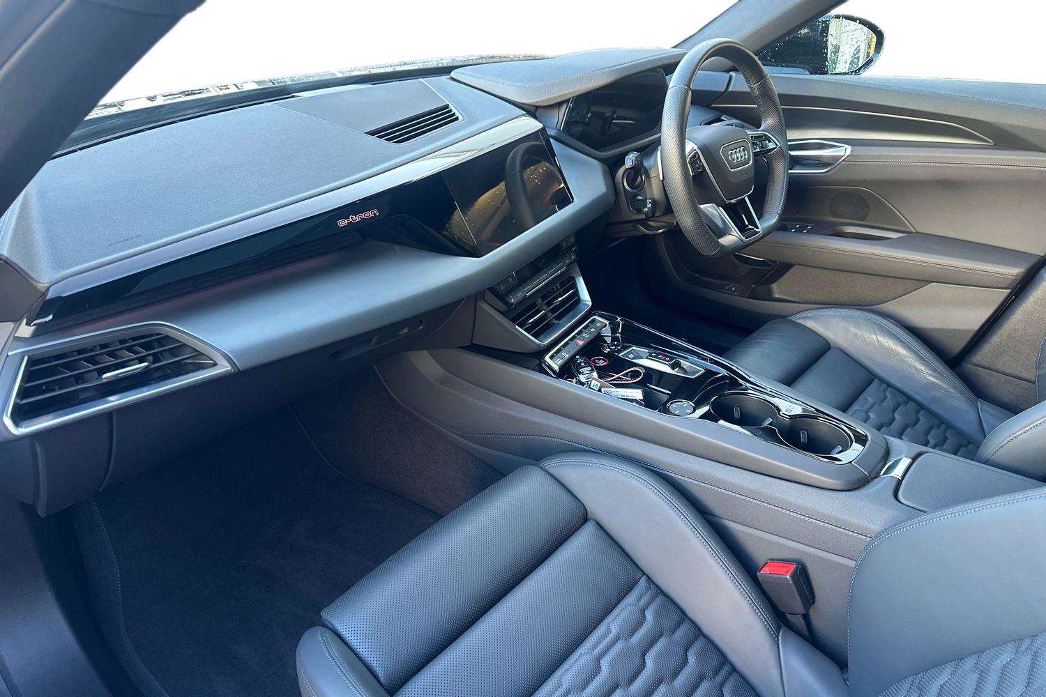 Used Audi e-tron GT 2023 for sale - 76902301: Photo 2