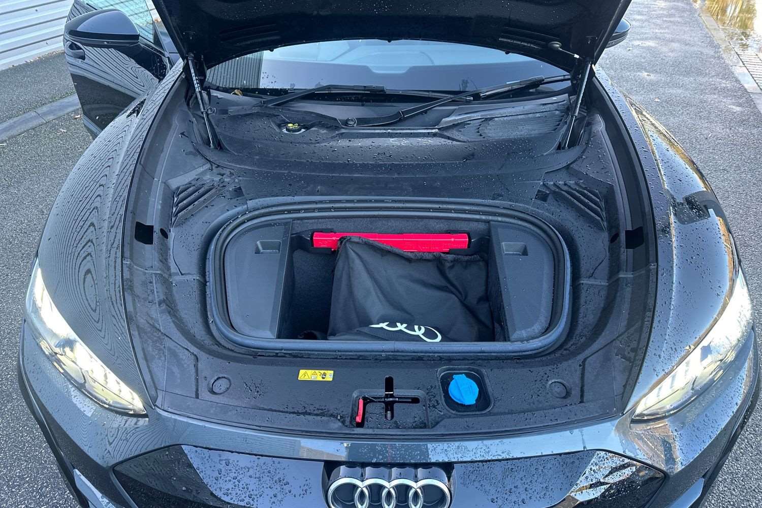 Used Audi e-tron GT 2023 for sale - 76902301: Photo 26