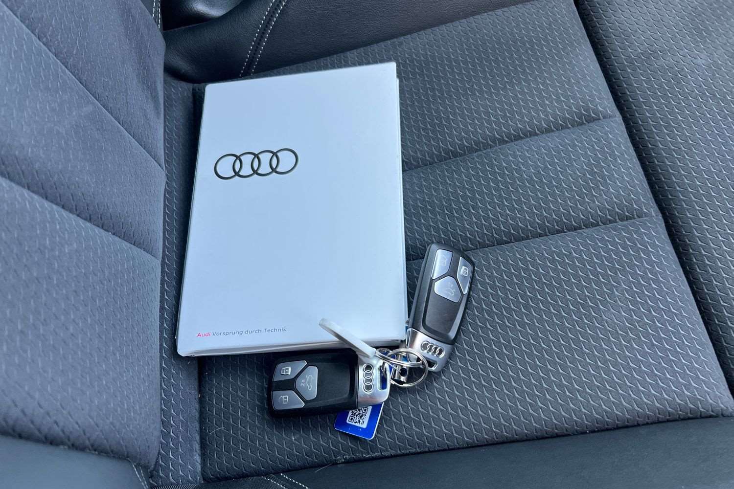 Used Audi Q4 e-tron 2025 for sale - 76842862: Photo 25