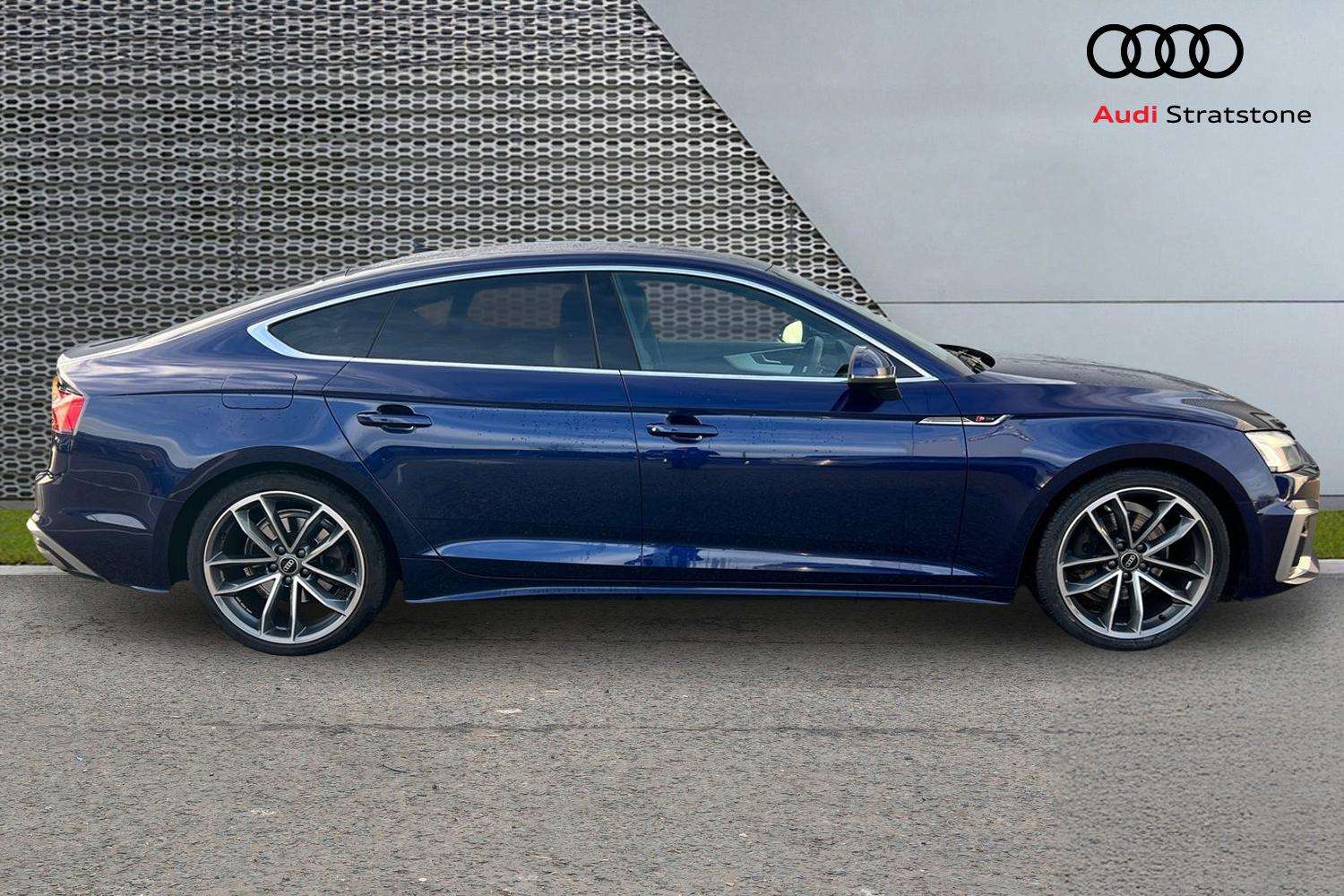 Used Audi Q4 e-tron 2025 for sale - 76842862: Photo 4