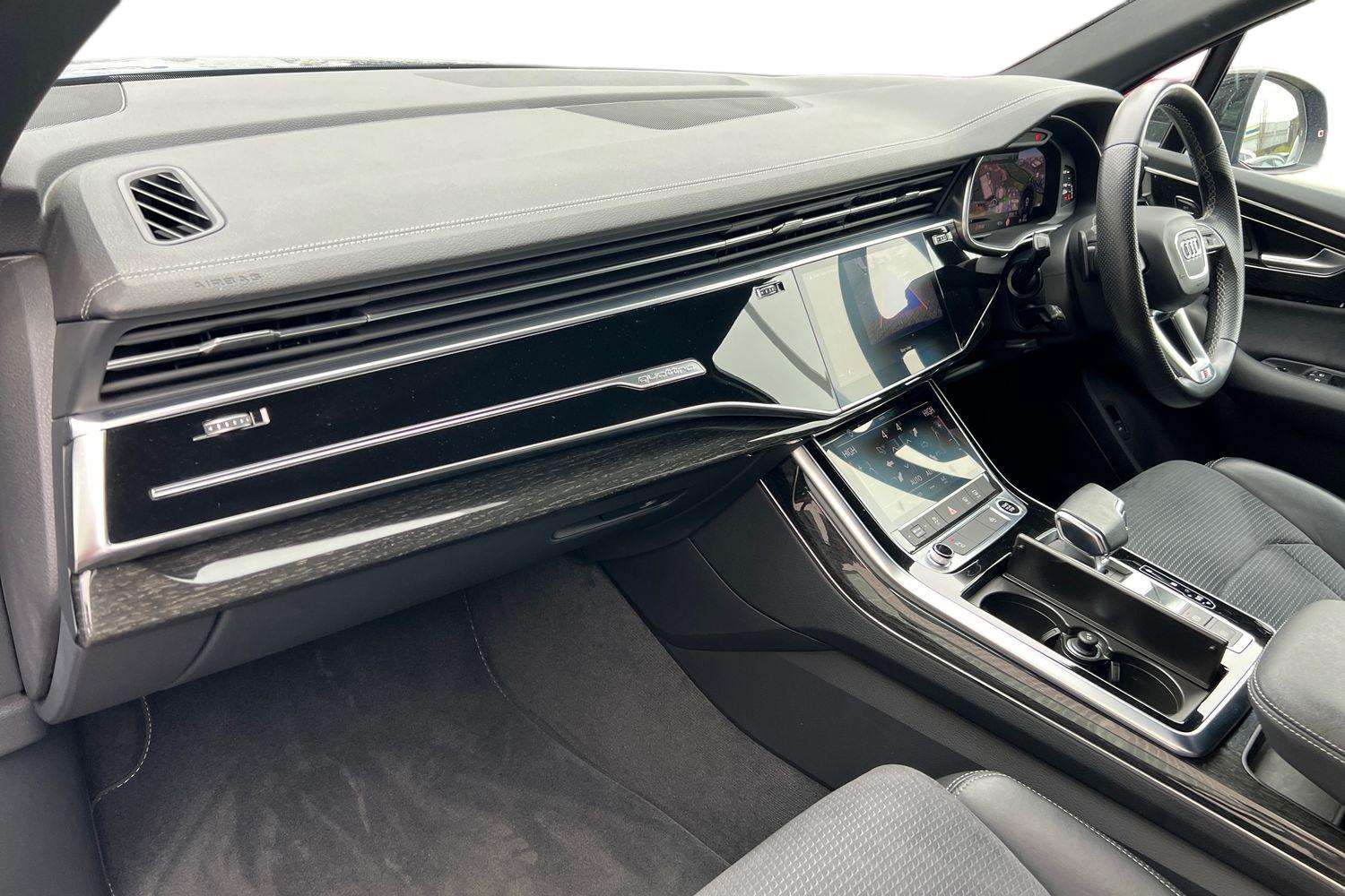 Used Audi Q7 2023 for sale - 77772300: Photo 2