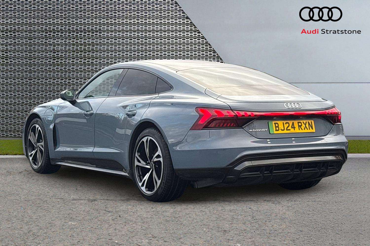 Used Audi e-tron GT 2024 for sale - 77178775: Photo 3