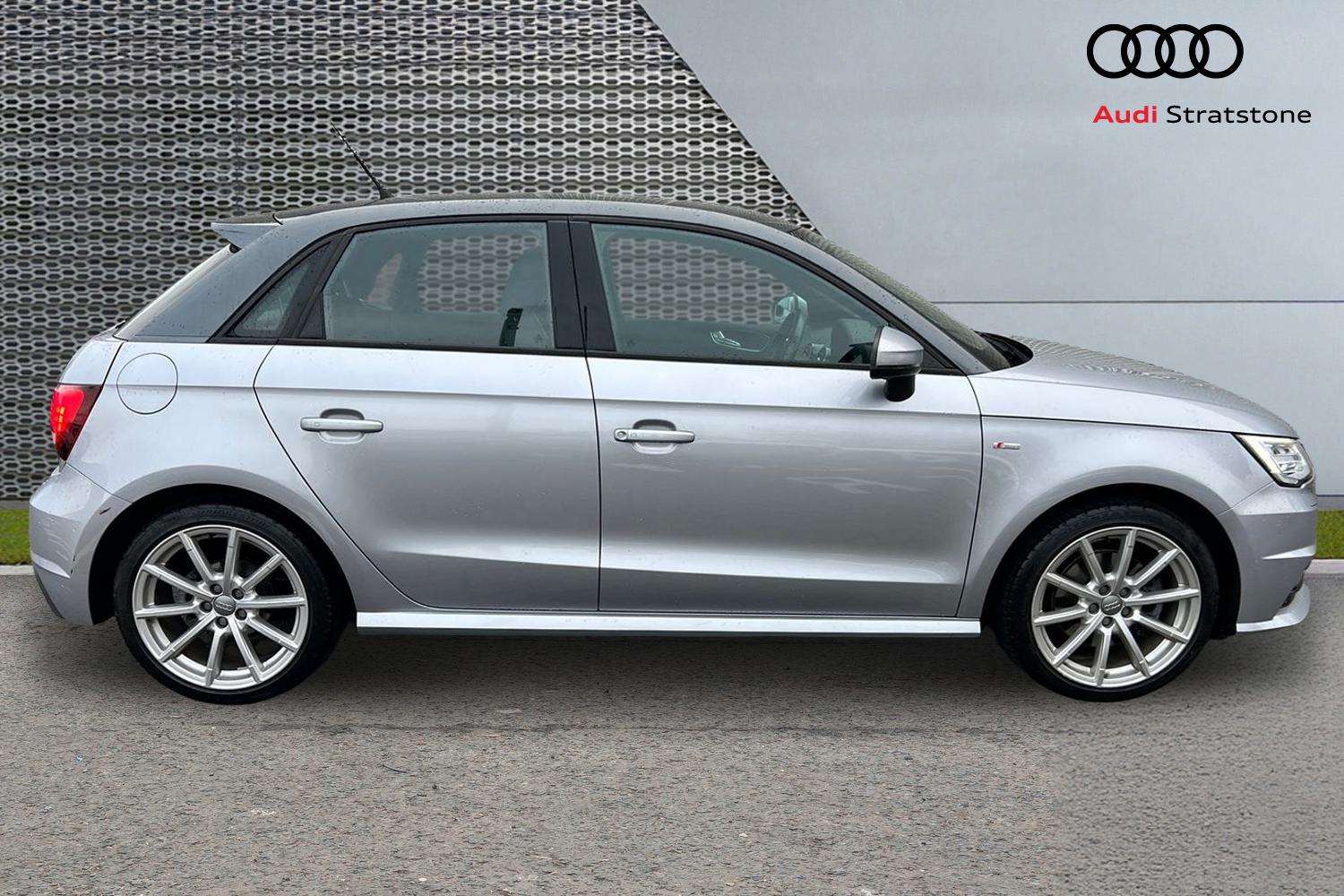 Used Audi A1 2017 for sale - 76842914: Photo 4