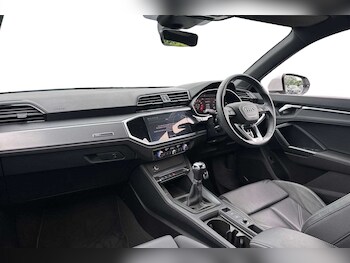 Used Audi Q3 2023 for sale - 74716240: Photo