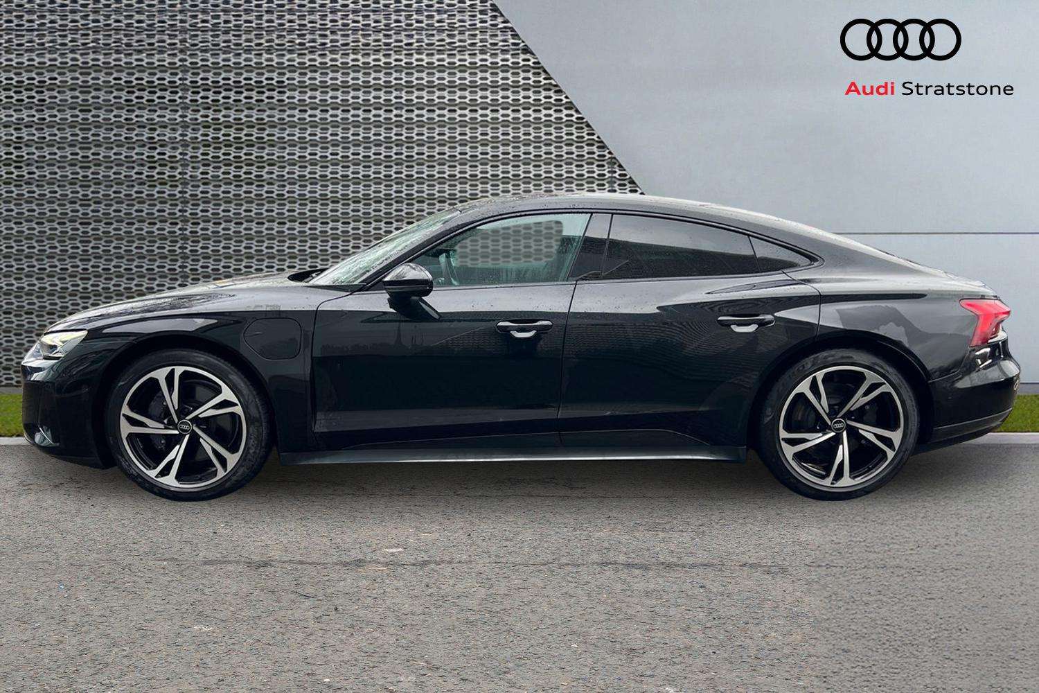 Used Audi e-tron GT 2023 for sale - 77500386: Photo 8