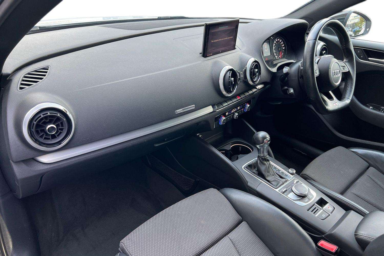 Used Audi A3 2018 for sale - 76411377: Photo 2