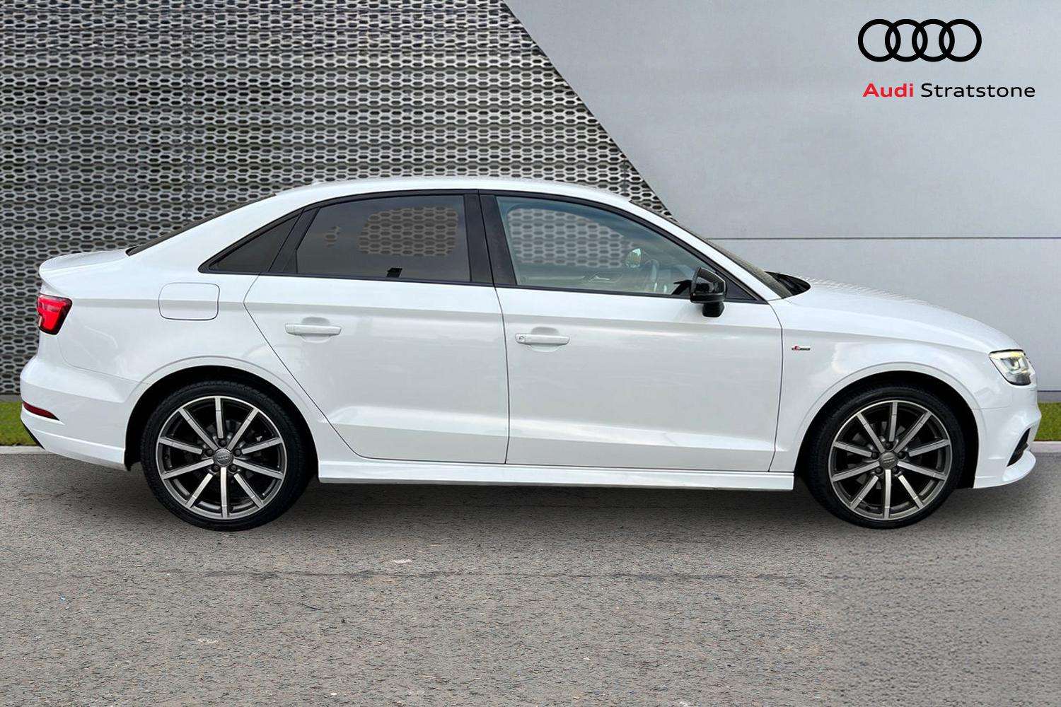 Used Audi A3 2018 for sale - 76411377: Photo 4