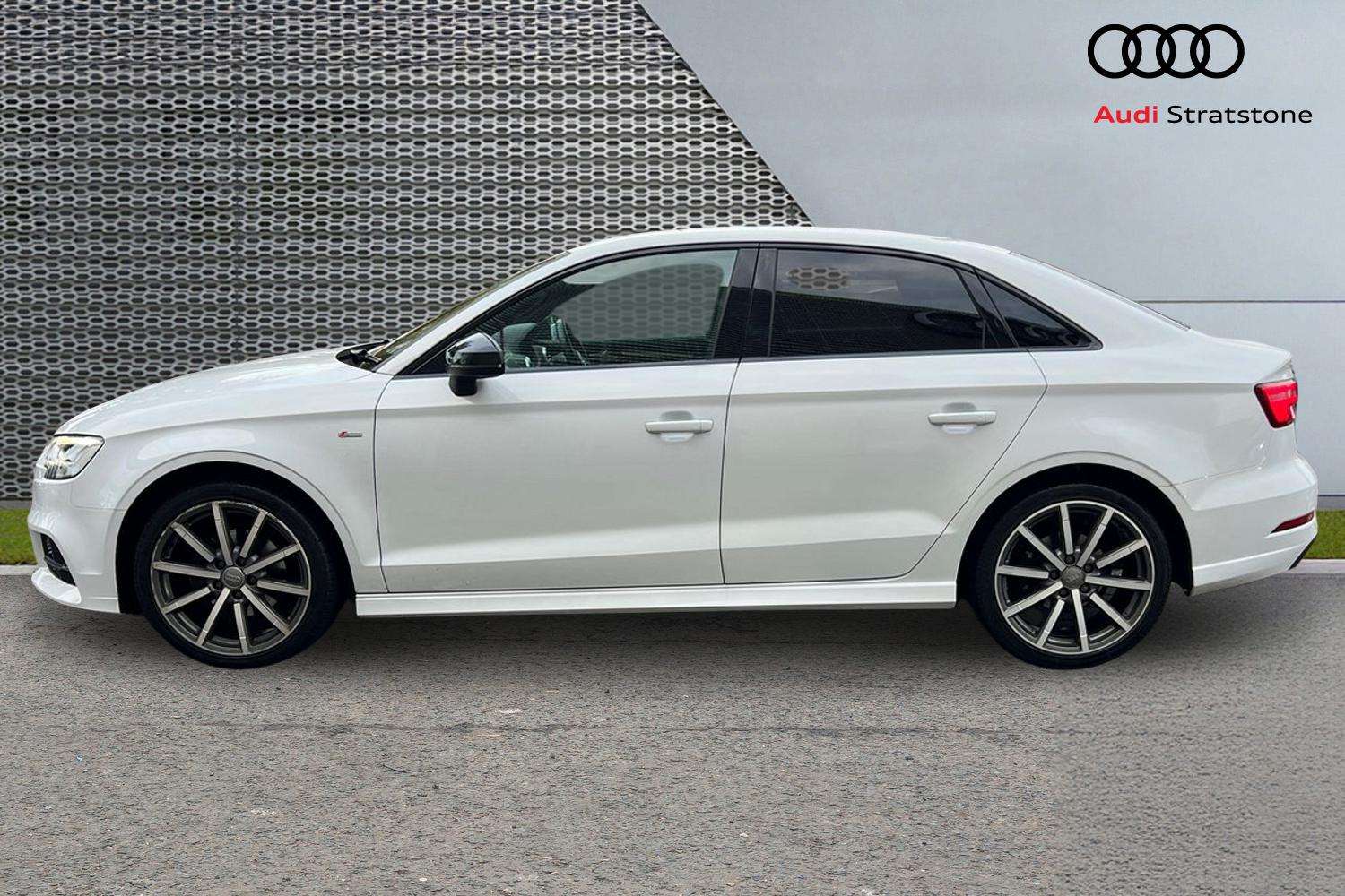 Used Audi A3 2018 for sale - 76411377: Photo 8