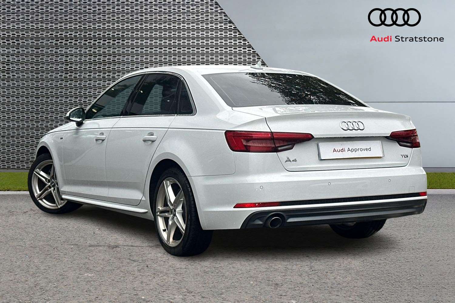 Used Audi A4 2016 for sale - 77032153: Photo 3