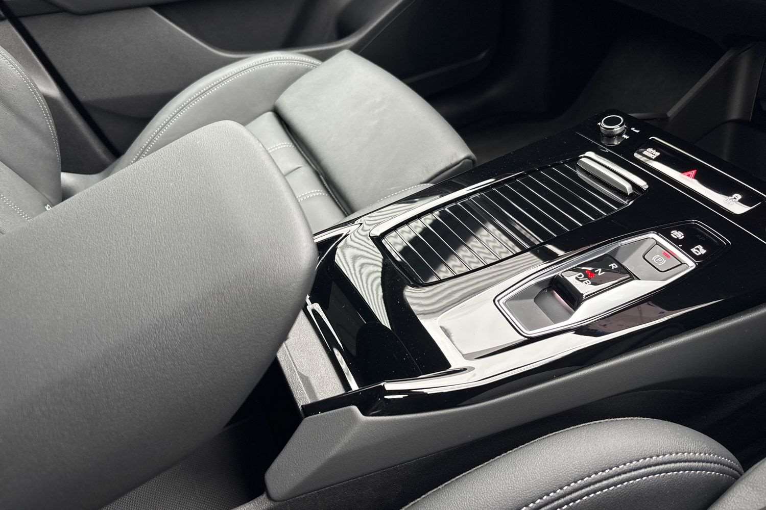 Used Audi Q6 e-tron 2025 for sale - 77112411: Photo 35