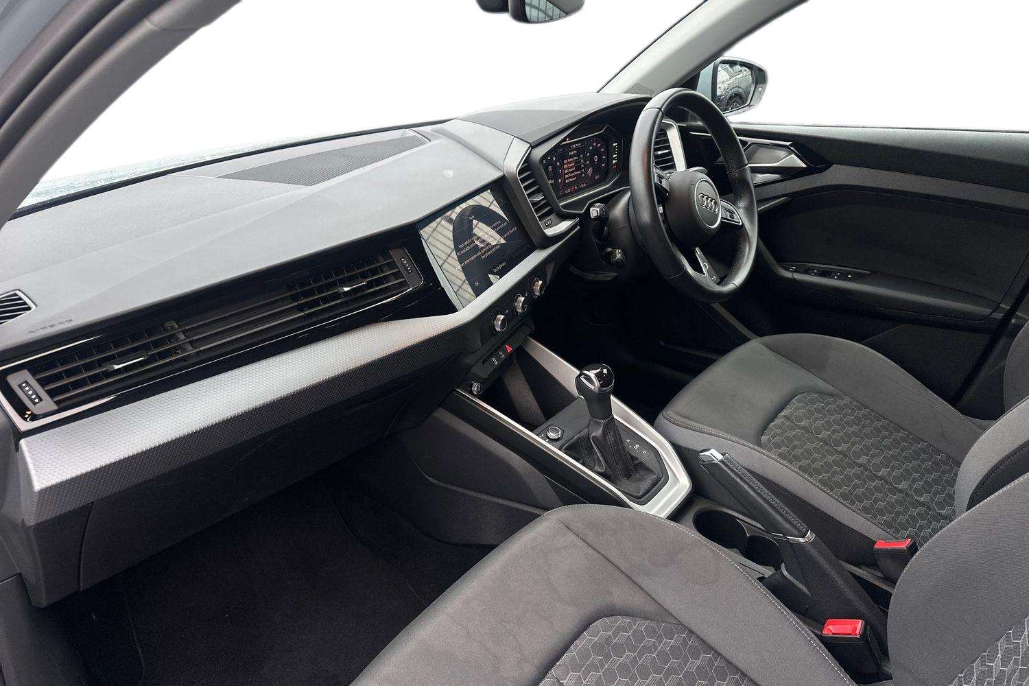 Used Audi A1 2023 for sale - 76902367: Photo 2