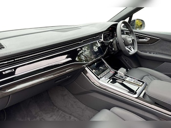 Used Audi Q7 2025 for sale - 77811011: Photo