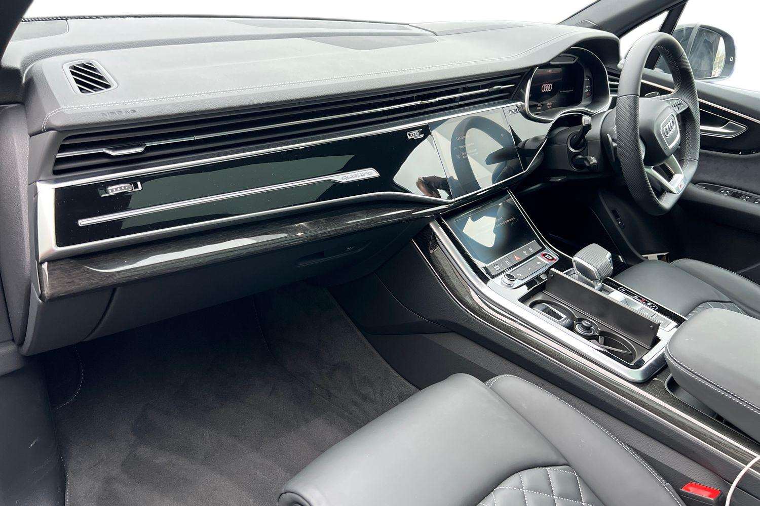 Used Audi Q7 2025 for sale - 77928652: Photo 2