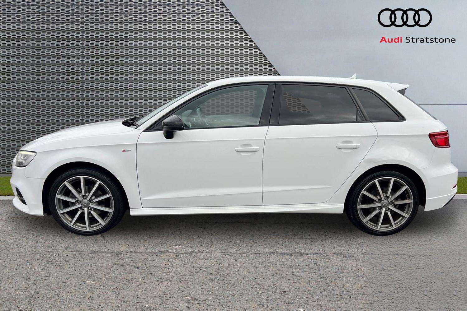 Used Audi A3 2017 for sale - 76362579: Photo 8