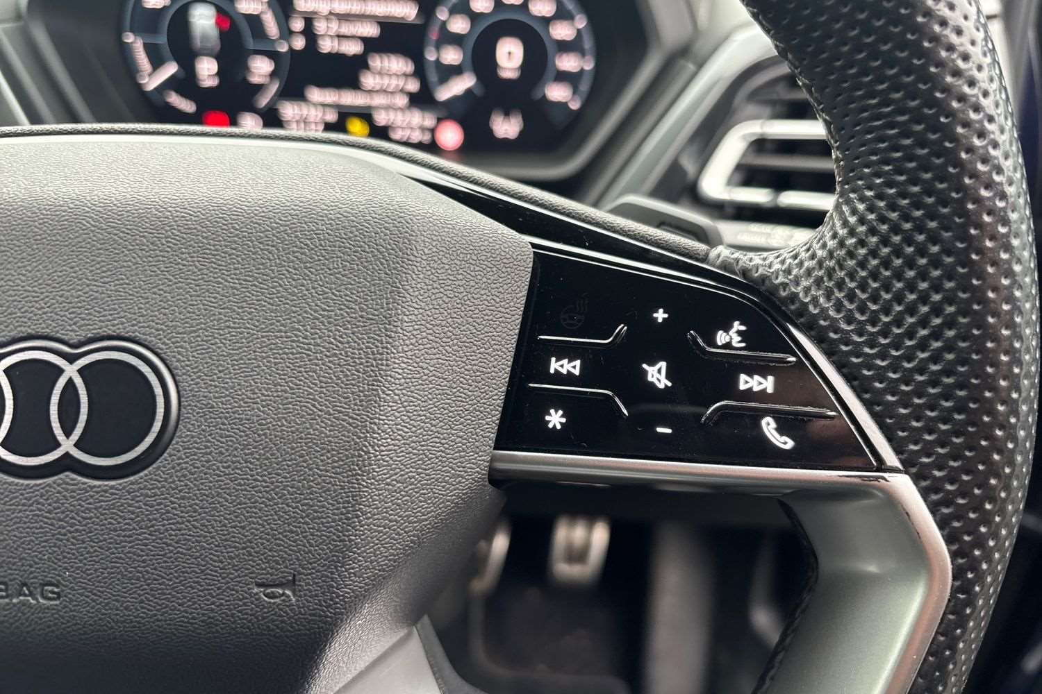 Used Audi Q4 e-tron 2023 for sale - 77000208: Photo 17