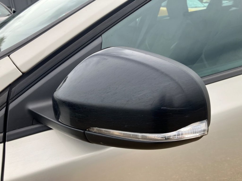 Used Volvo V40 2017 for sale - 76417059: Photo 14