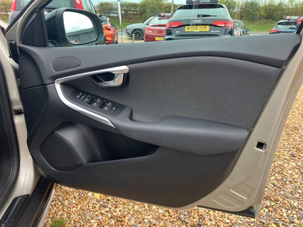 Used Volvo V40 2017 for sale - 76417059: Photo 26