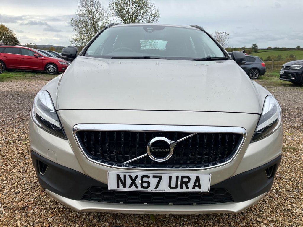 Used Volvo V40 2017 for sale - 76417059: Photo 3