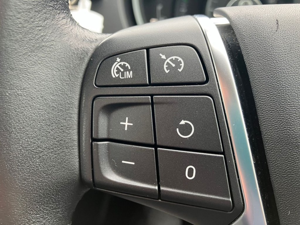 Used Volvo V40 2017 for sale - 76417059: Photo 34