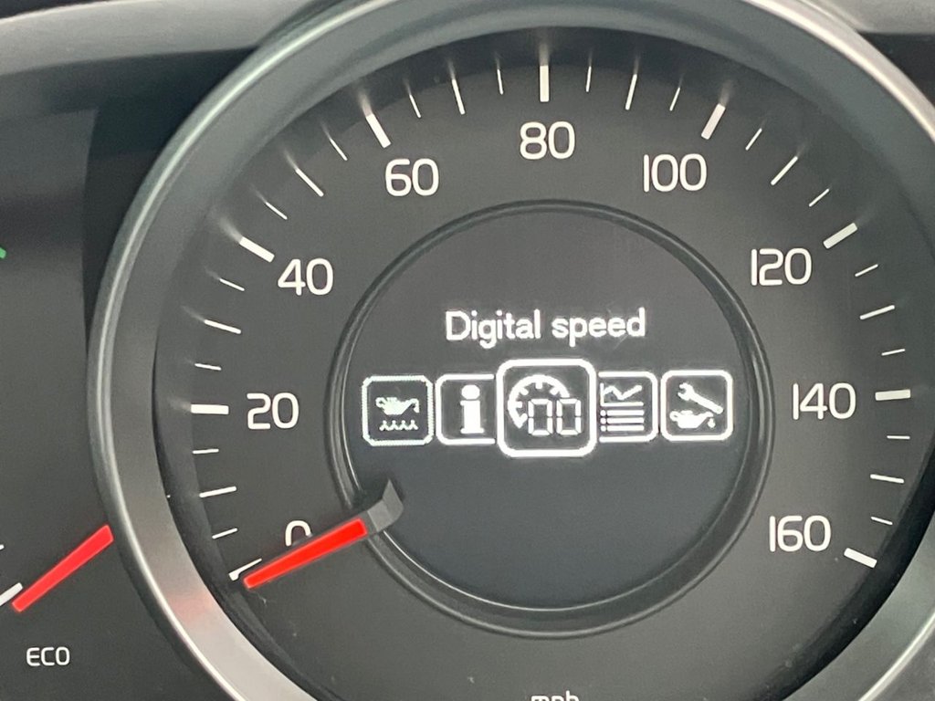 Used Volvo V40 2017 for sale - 76417059: Photo 42