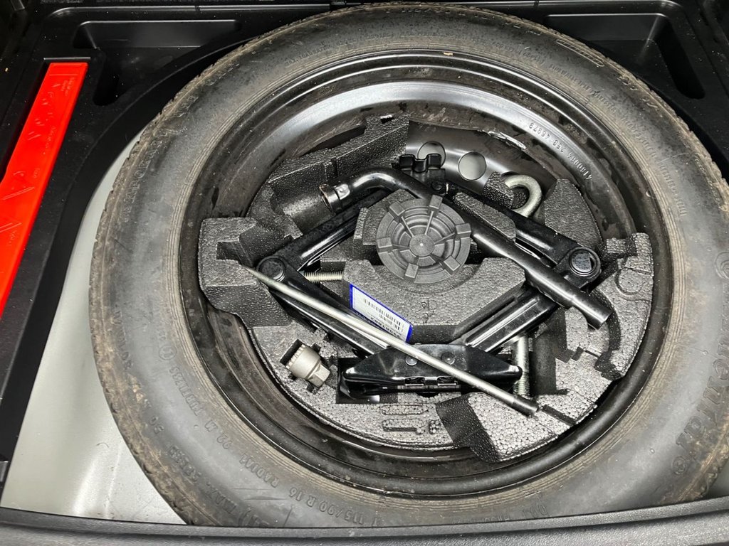 Used Volvo V40 2017 for sale - 76417059: Photo 44