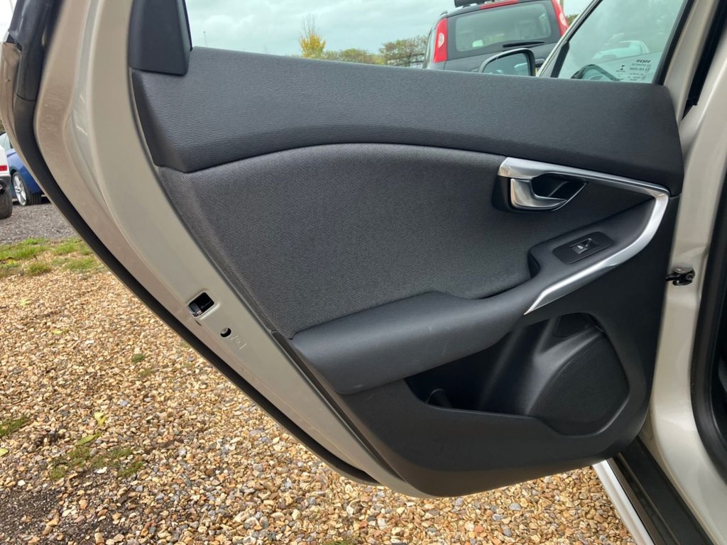 Used Volvo V40 2017 for sale - 76417059: Photo 45