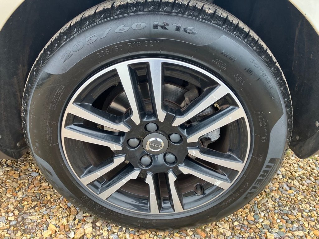 Used Volvo V40 2017 for sale - 76417059: Photo 47