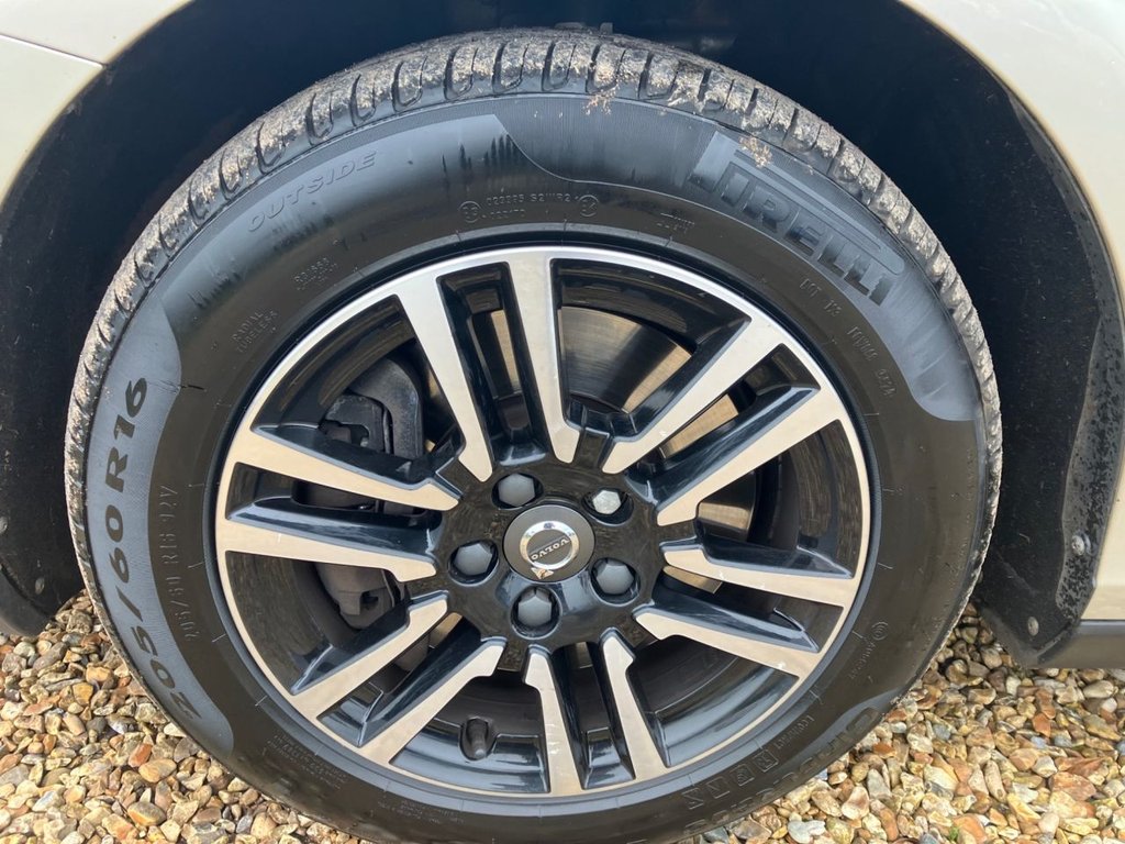 Used Volvo V40 2017 for sale - 76417059: Photo 49