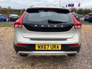 Used Volvo V40 2017 for sale - 76417059: Photo