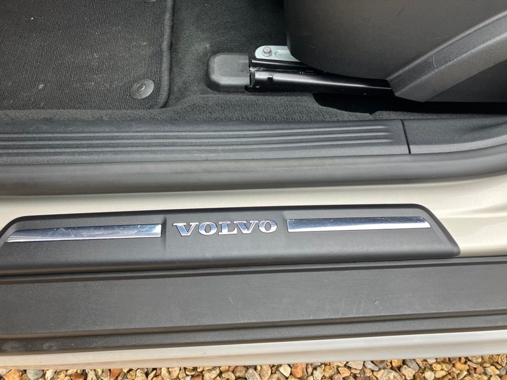 Used Volvo V40 2017 for sale - 76417059: Photo 50