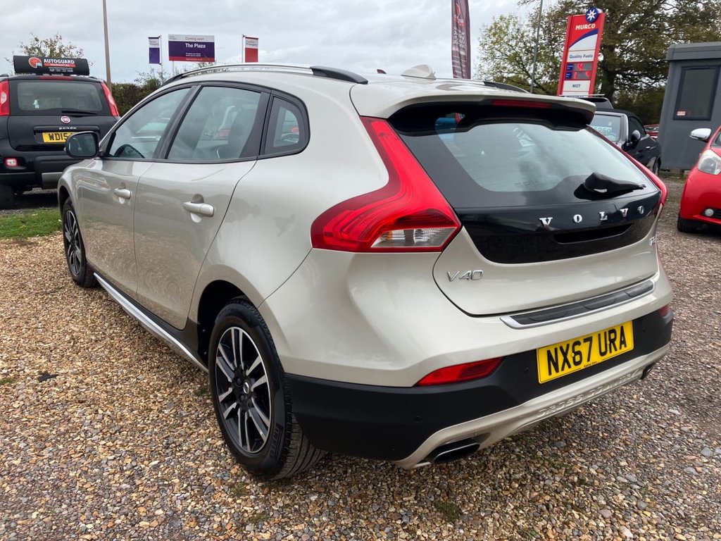 Used Volvo V40 2017 for sale - 76417059: Photo 7