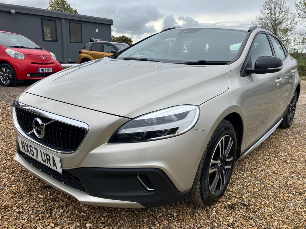 Used Volvo V40 2017 for sale - 76417059: Photo 8