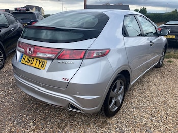 Used Honda Civic 2010 for sale - 75770539: Photo