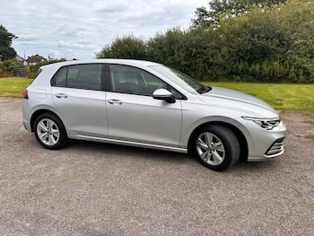 Volkswagen - Golf