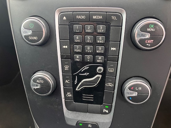 Used Volvo V40 2014 for sale - 75770509: Photo 30