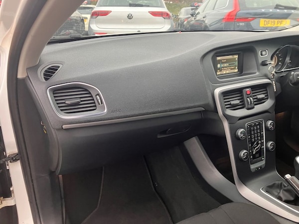 Used Volvo V40 2014 for sale - 75770509: Photo 46