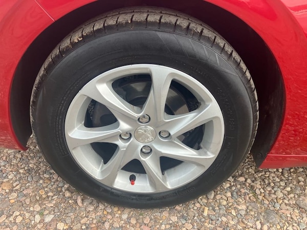 Used Peugeot 208 2015 for sale - 76267269: Photo 15