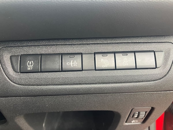 Used Peugeot 208 2015 for sale - 76267269: Photo 21