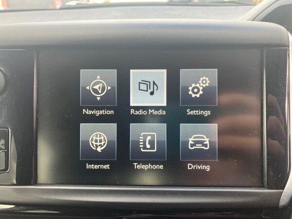 Used Peugeot 208 2015 for sale - 76267269: Photo 30