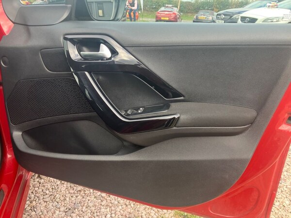 Used Peugeot 208 2015 for sale - 76267269: Photo 36