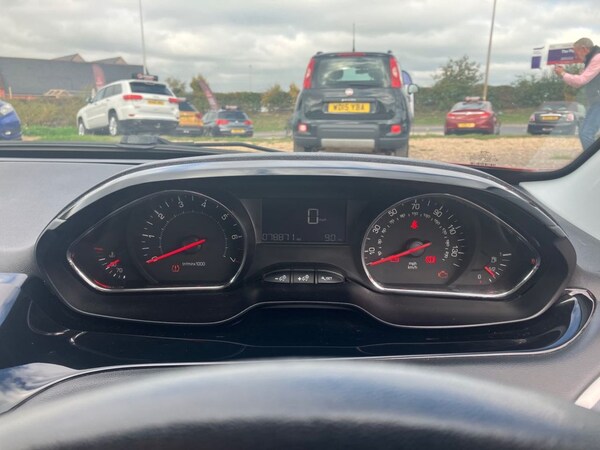 Used Peugeot 208 2015 for sale - 76267269: Photo 38