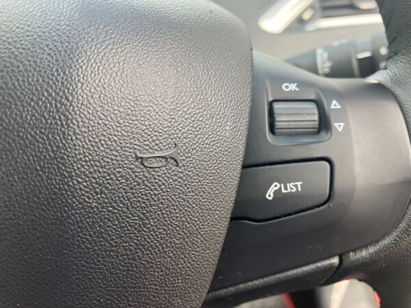 Used Peugeot 208 2015 for sale - 76267269: Photo 44
