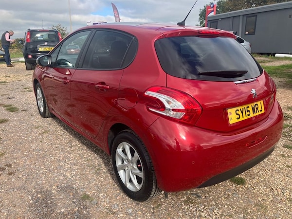 Used Peugeot 208 2015 for sale - 76267269: Photo 6