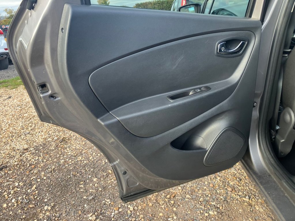 Used Renault Captur 2017 for sale - 76267291: Photo 32