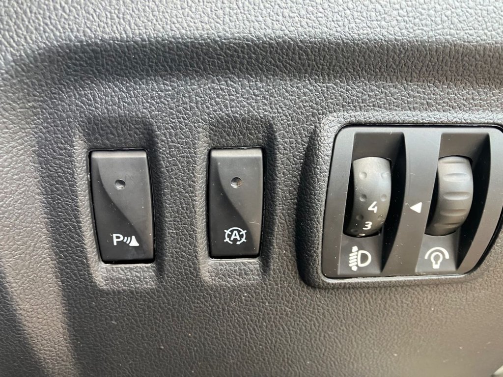 Used Renault Captur 2017 for sale - 76267291: Photo 43