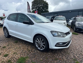 Used Volkswagen Polo 2015 for sale - 75777194: Photo