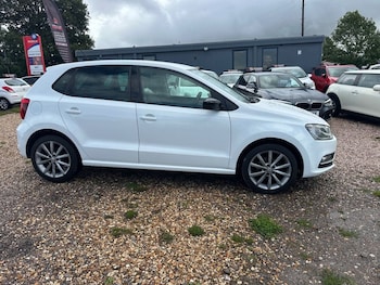 Used Volkswagen Polo 2015 for sale - 75777194: Photo