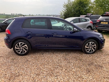 Used Volkswagen Golf 2019 for sale - 75770526: Photo